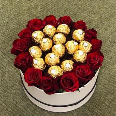 Passionate Love Ferrero Rocher Chocolate and Rose Hatbox